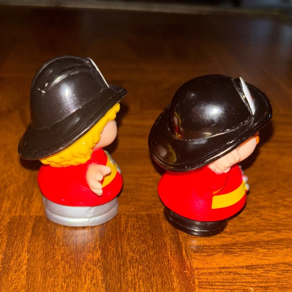 VTG Fisher Price Little People Firefighter Figures Girl firewoman boy fireman - Picture 4 of 5
